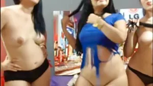 දුම් පානය උණුසුම් යෞවන බූරුවා