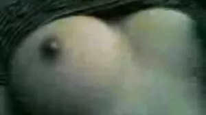 ඇය සමඟ ඇයව ස්නානය කිරීම