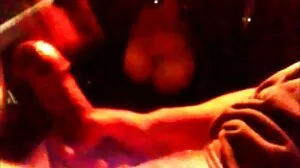 මුඩුක්කු ආච්චි පිඹීමෙන් පසු සම මුහුණක් ගනී