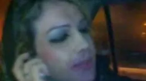 ස්ටෙප්බ්‍රෝට ඔහුගේ තරුණ සුළු සහෝදරිය කෙරෙහි පූර්ණ පාලනයක් ඇත